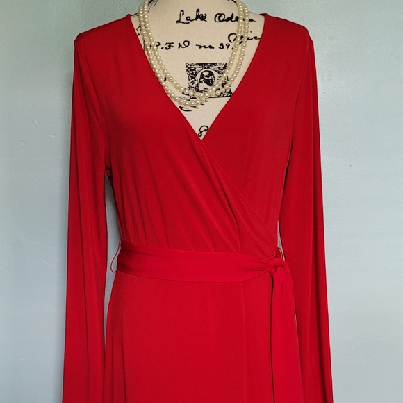 Red Signature Collection Dress - Picture 3 of 11